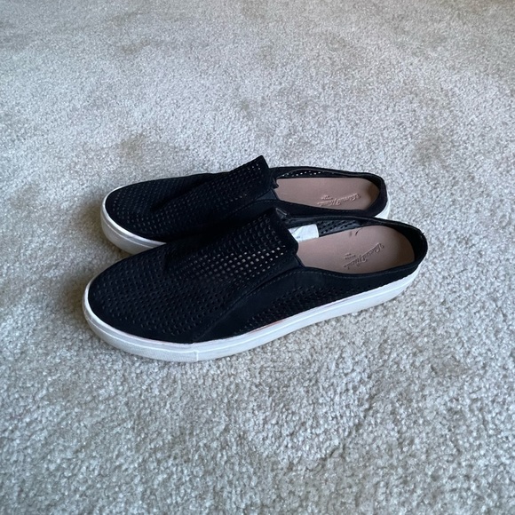 Black Universal‎ Thread slip/on shoes - Picture 4 of 6